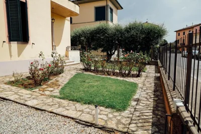 Villa Lilly, with private Garden and Parking, 800 mt to Lucca City center – Fotos 4