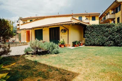 Villa Lilly, with private Garden and Parking, 800 mt to Lucca City center – Fotos 13